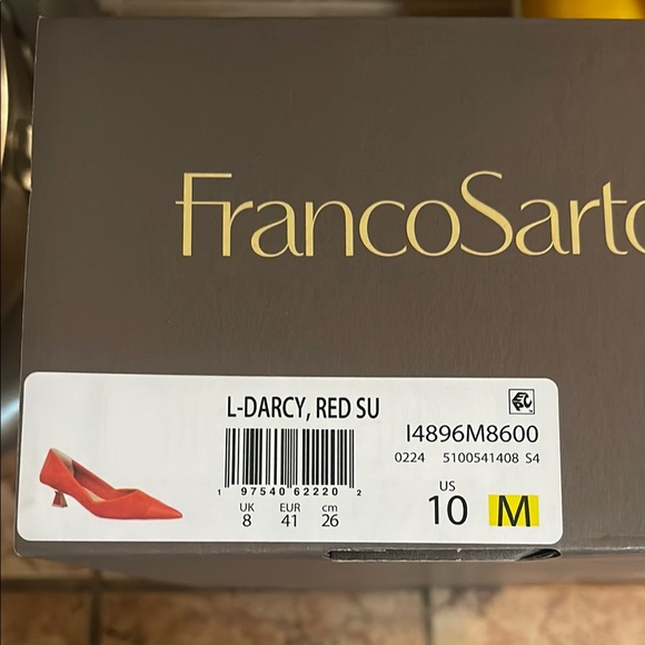 Pointed Toe Red Flats - Picture 9 of 9